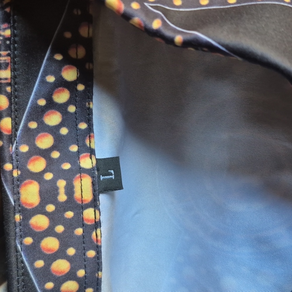 Stylish Patterned Button-Up Shirt - image 2